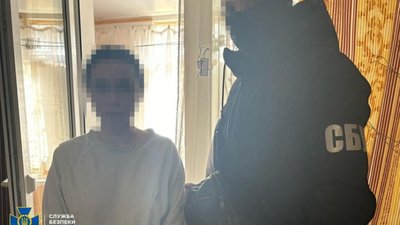 СБУ викрила колаборантку, яка займалась примусовою «паспортизацією» під час окупації Херсона
