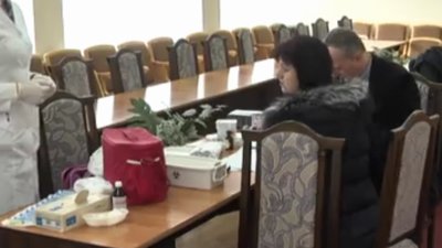 У Червонограді півсотні посадовців були провакциновані проти кору прямо на робочому місці (ВІДЕО)