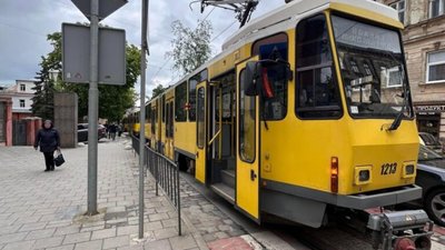 У Львові зупинився рух трамваїв