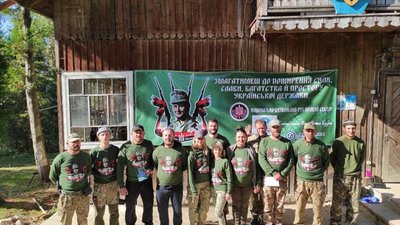 На Львівщині дівчат навчали військовому вишколу на честь Олени Степанів (ФОТО)