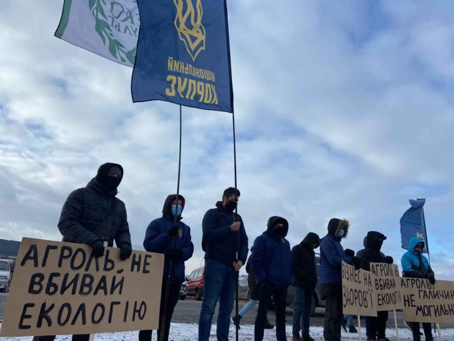 На Львівщині птахоферма шкодить довкіллю, фото Національний корпус у Львівській області