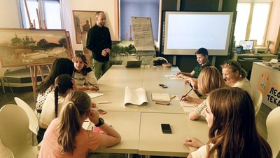 У Львові підліткам розповіли, як створювати новини