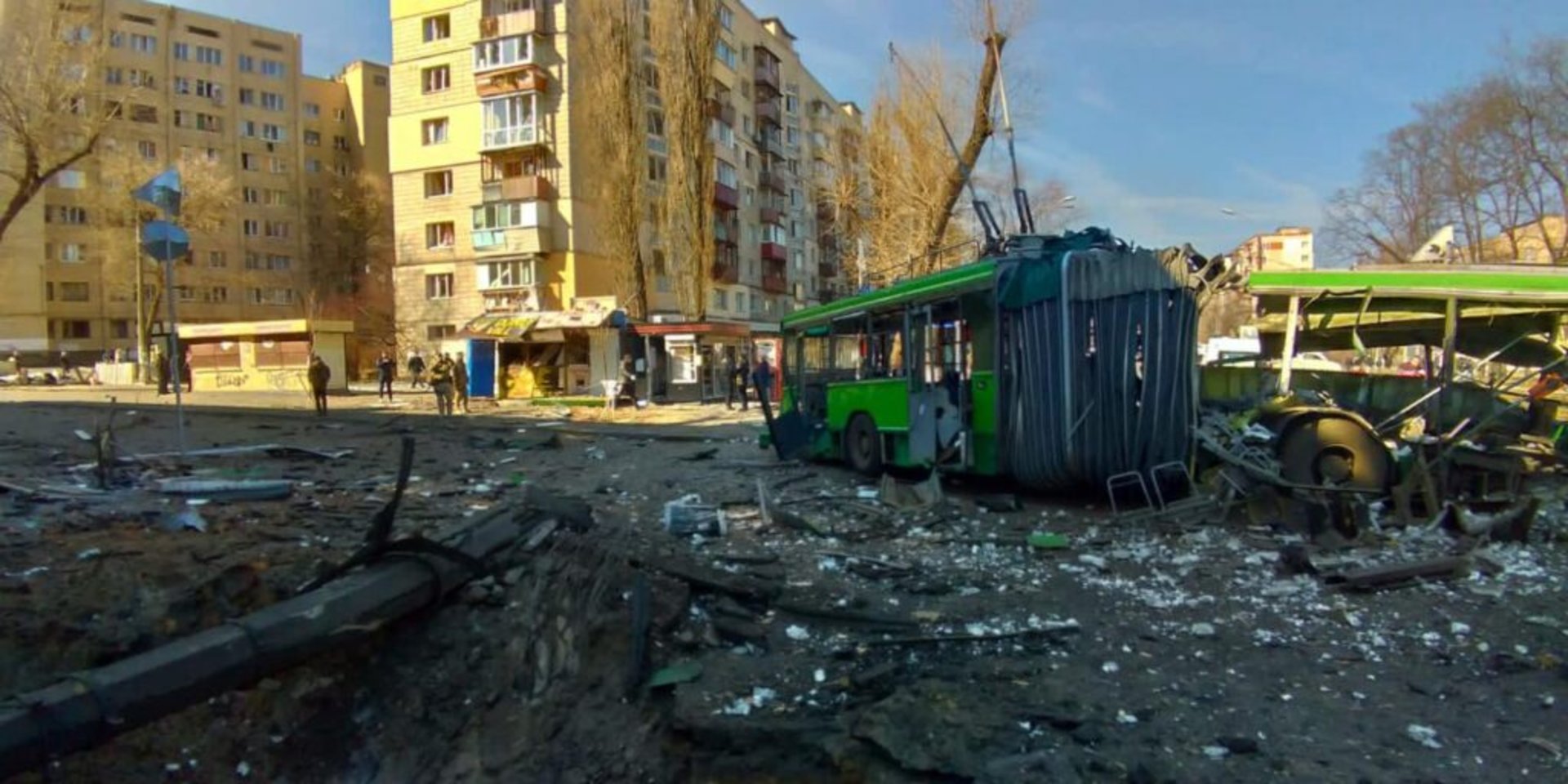 У Києві в житлову дев’ятиповерхівку влучив снаряд