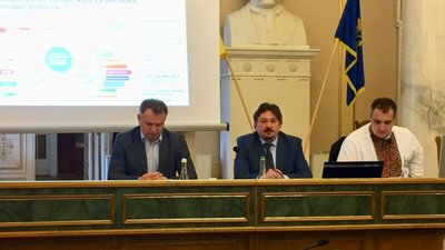 Синютка прийшов на сесію обласної ради