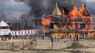 На Львівщині горить церква (ВІДЕО)