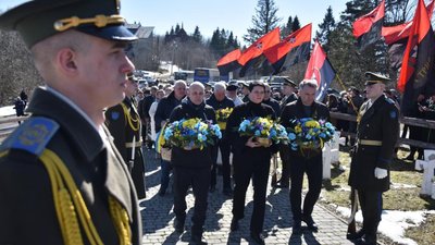 На Верецькому перевалі вшанували пам’ять розстріляних січовиків Карпатської України