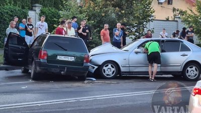 У Львові на Липинського не розминулись три автомобілі (ФОТО)