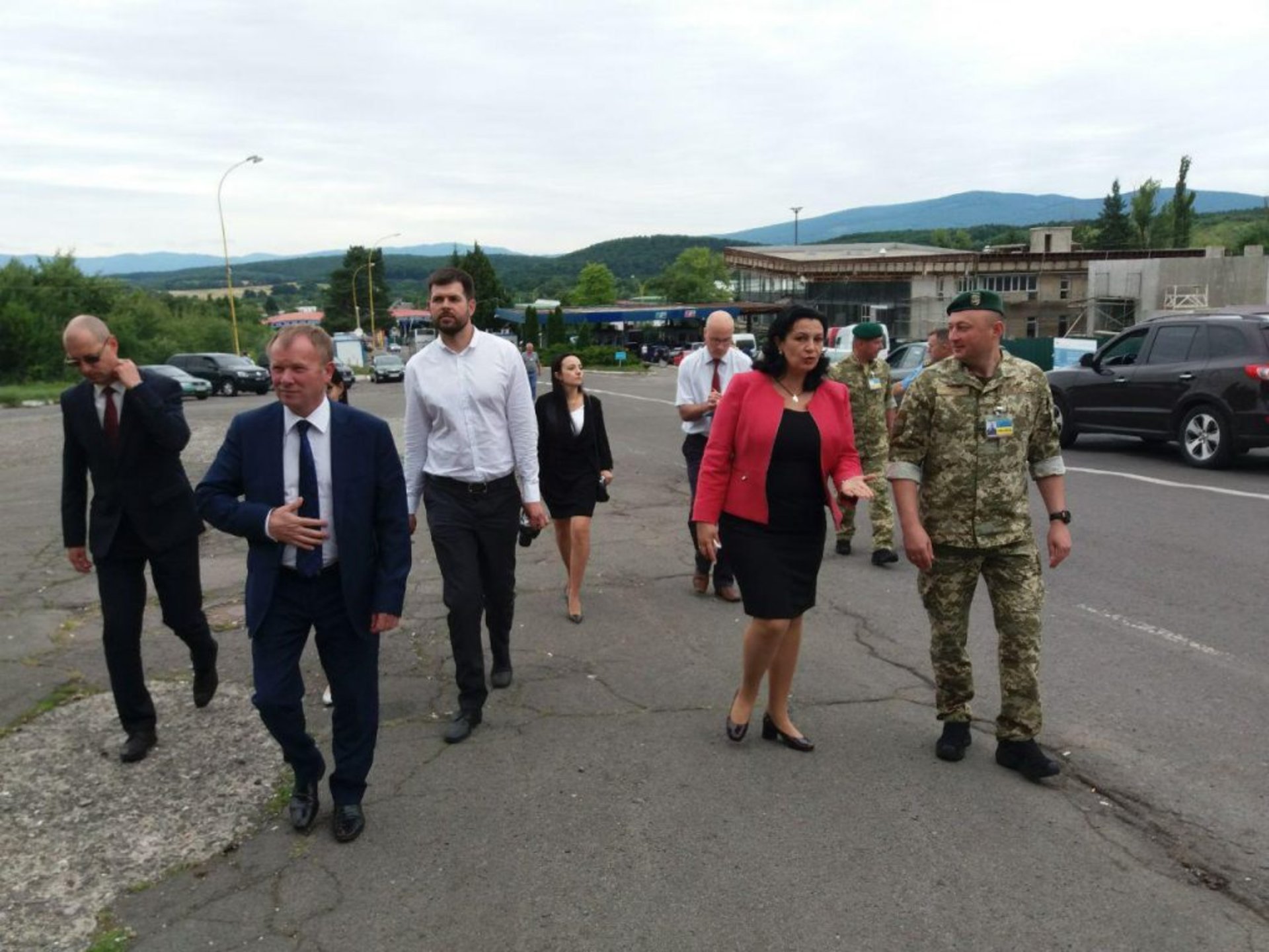 Климпуш-Цинцадзе відвідала пункт пропуску «Ужгород»