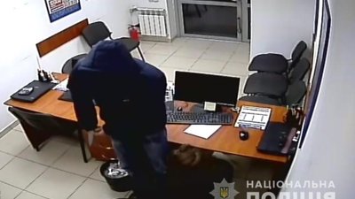 У Львові слідчі повідомили про підозру зловмиснику, причетному до розбою