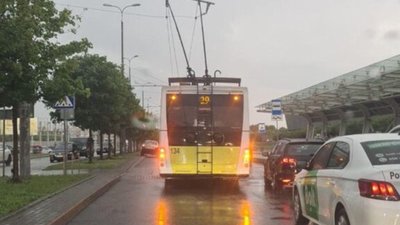 У Львові повністю зупинився рух електротранспорту