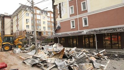 Вулиці Ірпіня розчищають для проїзду (ФОТО)