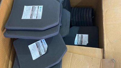 У Львові правоохоронці затримали зловмисників за підозрою у торгівлі гуманітарною допомогою (ФОТО, ВІДЕО)