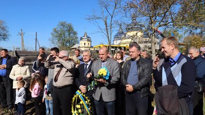 На Львівщині відкрили пам’ятник Герою України Степану Бандері