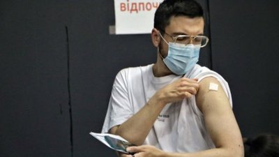 Львівська область отримала три тисячі доз вакцини «Moderna»