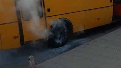 У Львові загорілась маршрутка (ФОТО)