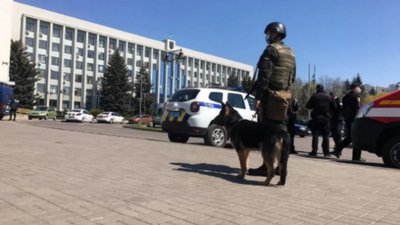 У приміщенні Рівненської ОДА лунають постріли (ВІДЕО)