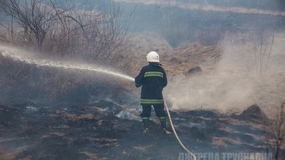 На Львівщині через паліїв трави могла згоріти дерев’яна каплиця