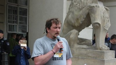Громадський активіст закликав СБУ відкрити провадження проти Зеленського