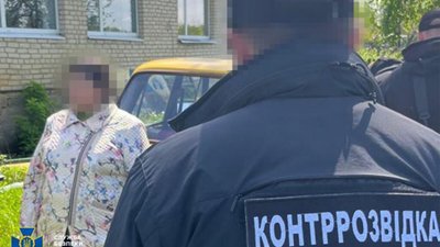 СБУ затримала подружжя-агентів рф, які наводили російські «Гради» на прикордоння Сумщини
