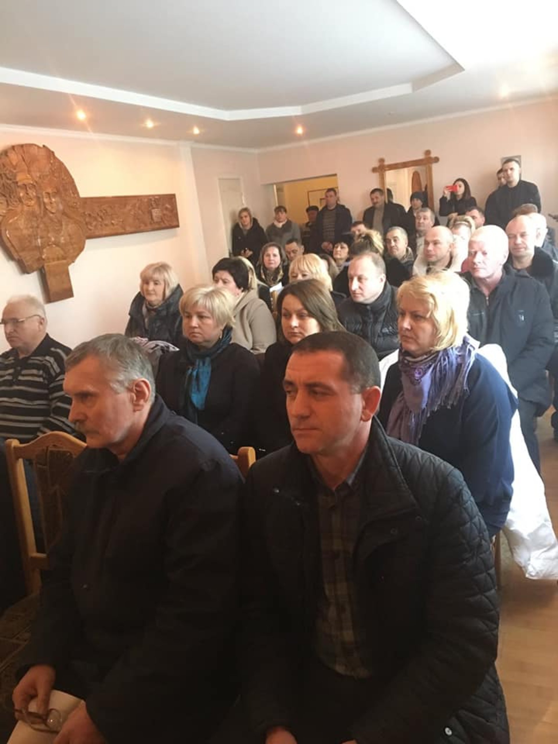 У Шклі місцеві депутати виступили проти недопущення заселення у санаторій громадян, які перебували у Китаї. Фото Надія Козак