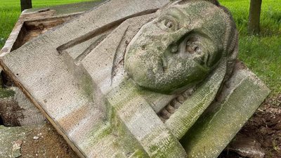Шегинівська громада продовжила демонтаж обʼєктів радянської монументальної пропаганди