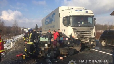 У Мукачівському районі внаслідок ДТП загинуло п’ятеро осіб (ФОТО, ВІДЕО)
