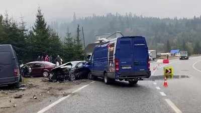 У Львівській області зіткнулись чотири автомобілі (ФОТО)