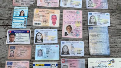 У Львові шукають власників знайдених документів (ФОТО)