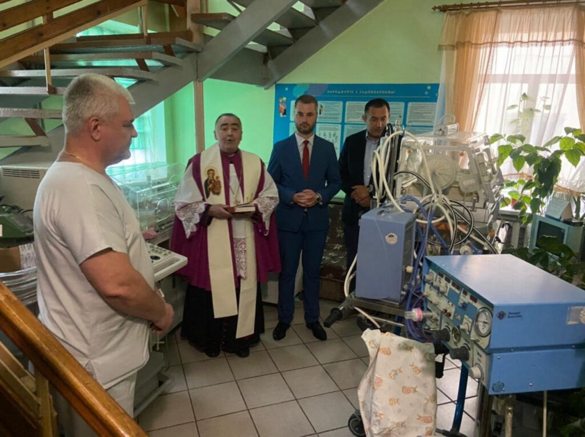 Пологове відділення Жовківської лікарні сьогодні отримало нове обладнання, фото Олег Вольський