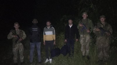 На Львівщині затримали двох нелегальних мігрантів з Туреччини (ФОТО)