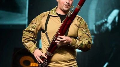 Зеленський відзначив артиста оркестру Львівської національної філармонії