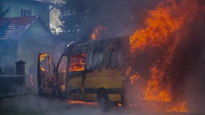 На Львівщині загорілись два автомобілі