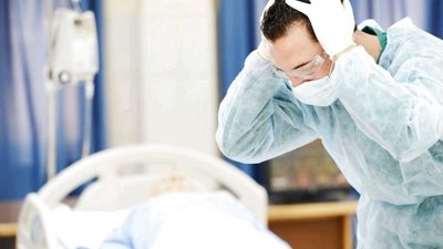 Трьох лікарів з Львівщини обвинувачують у неналежному виконанні професійних обов’язків
