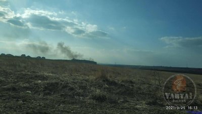 У Львові пожежа охопила поля сухої трави (ФОТО)