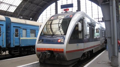 Пасажирам: 15—20 липня не курсуватимуть поїзди зі Львова до Рівного