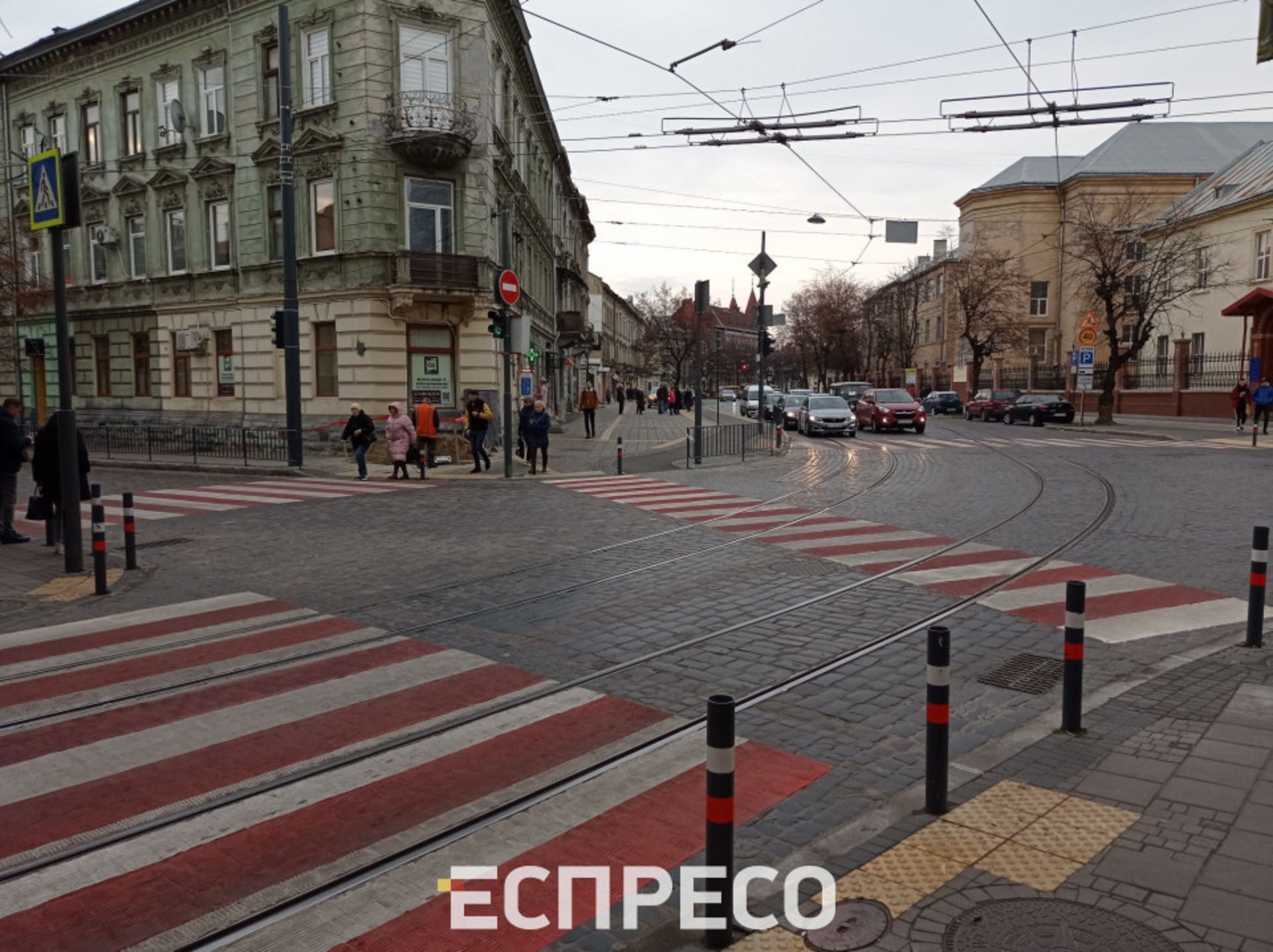 У Львові на вулиці Степана Бандери намалювали зебру по діагоналі