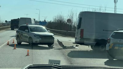 На Львівщині поліція потрапила у аварію