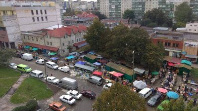 Сихів знову потопає у смітті (ФОТО)