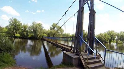 Призупиняється будівництво Червоноградського підвісного міста через річку Західний Буг