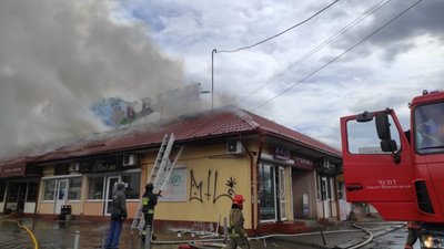В Івано-Франківську горів магазин (ФОТО, ВІДЕО)