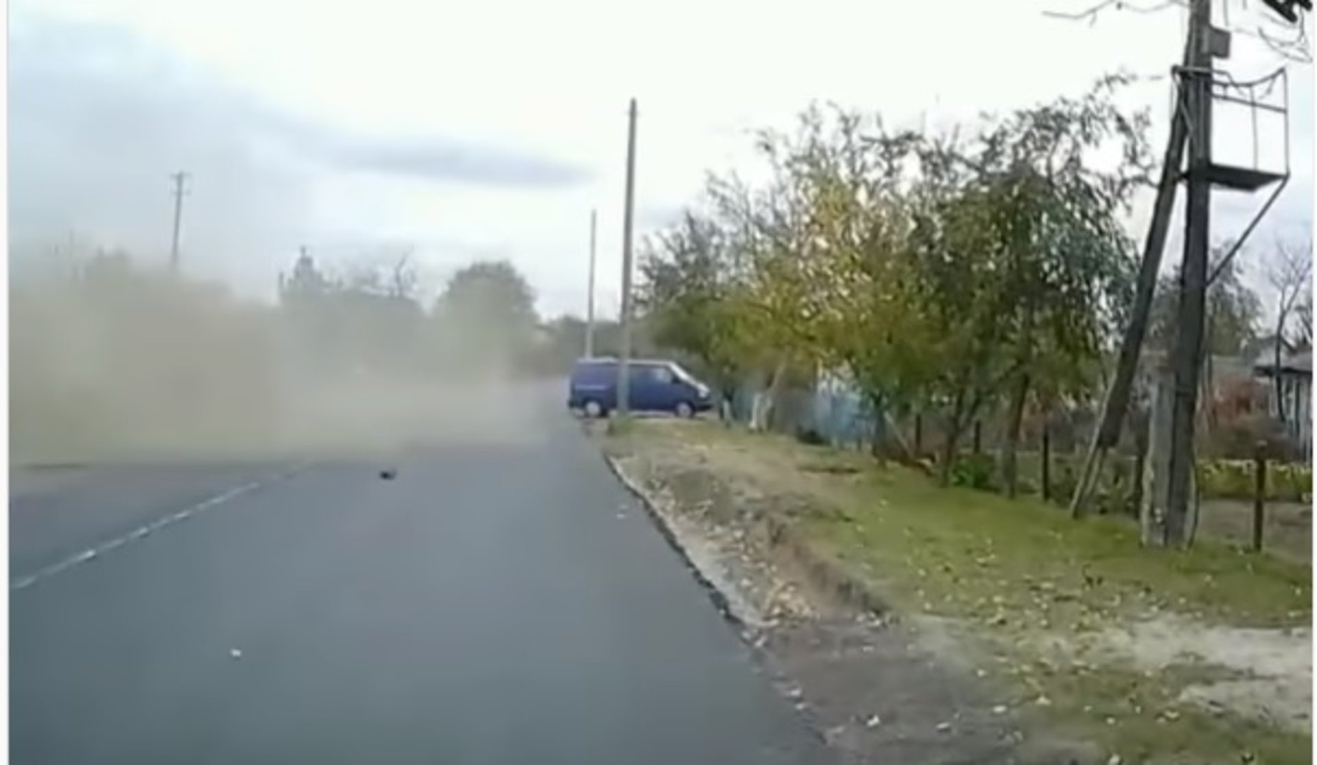 На Волині водій збив жінку, вилетів з авто і загинув