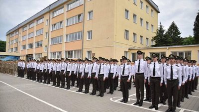 Ліцей імені Героїв Крут отримав 147 кадетів-випускників (ФОТО)