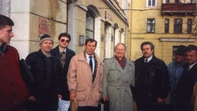 Історичний плащ В'ячеслава Чорновола отримав нове життя у виставі у Львові
