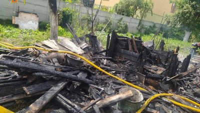 Поблизу Львова вогонь знищив господарську будівлю