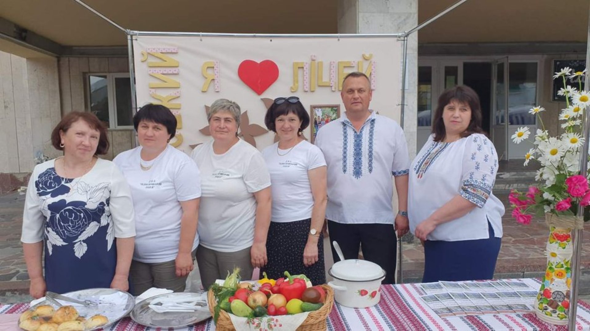 На Тернопільщині відбувся фестиваль зеленого борщу