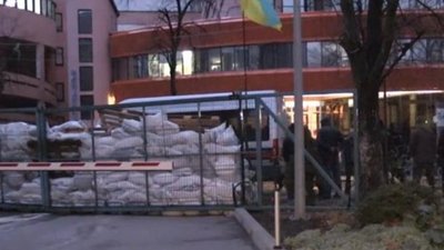 У Києві блокують телеканал NewsOne