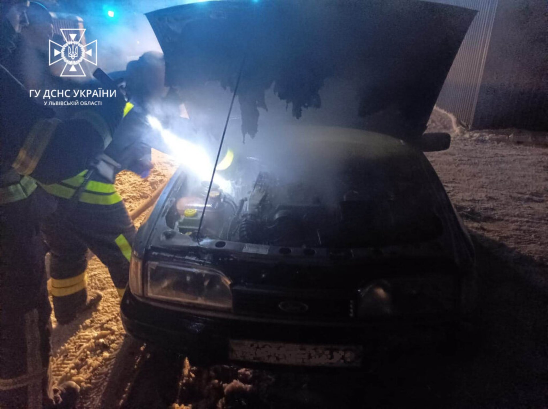 На Львівщині під час руху загорівся автомобіль