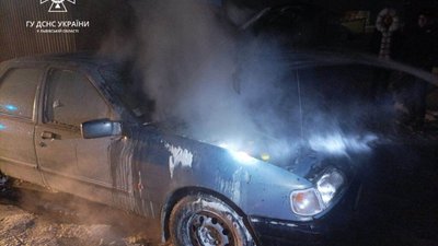 На Львівщині під час руху загорівся автомобіль (ФОТО)