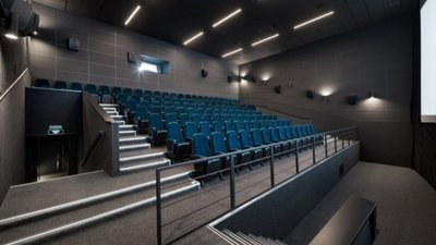 Кінотеатри та громадські заклади мають запрацювати з 25 січня