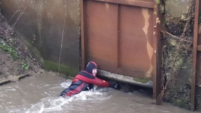 На Самбірщині водолази шукають у річці тіло безвісти зниклого чоловіка (ФОТО)